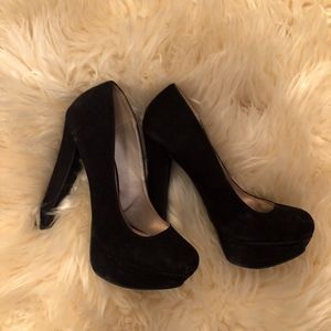 Black nubuck-feel pumps